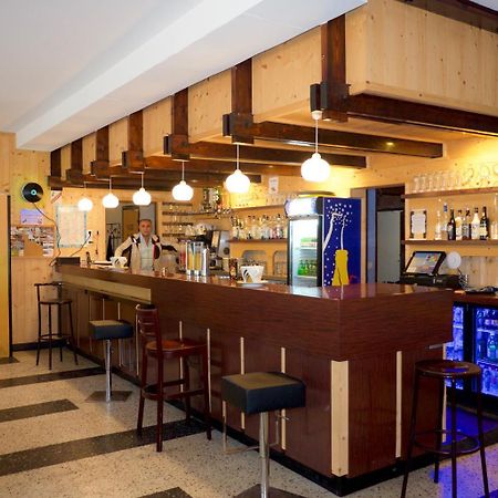 Hotel Belledonne Le Bourg-d'Oisans Bagian luar foto