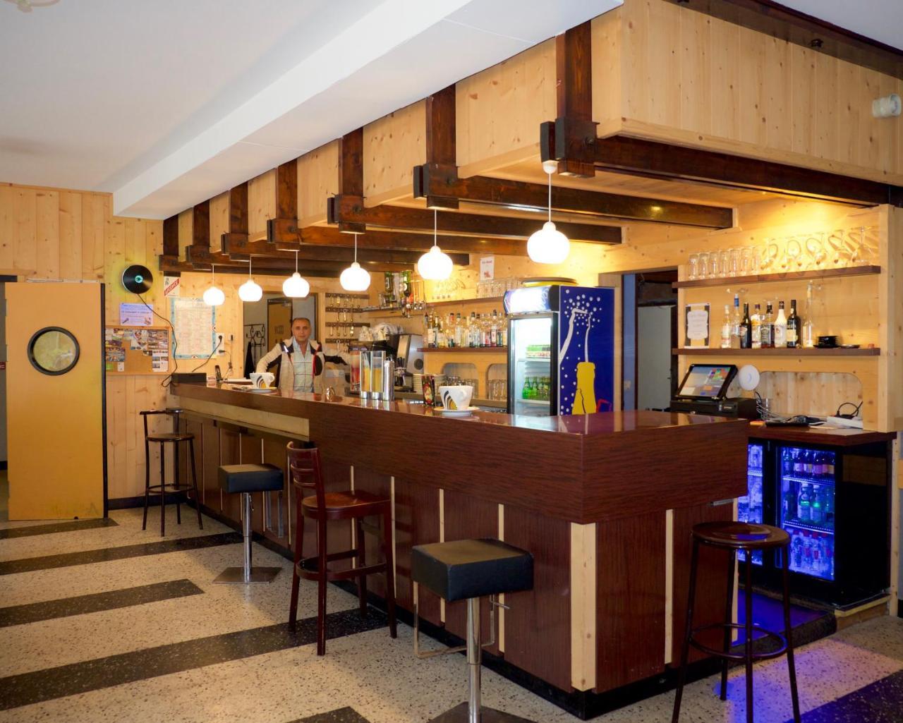 Hotel Belledonne Le Bourg-d'Oisans Bagian luar foto